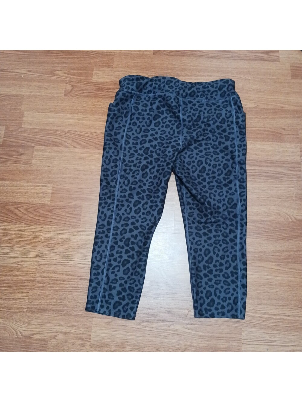 Women's Leopard Print Athletic Cropped Leggings Women's